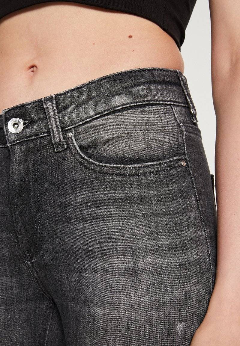 ONLY ONLY ONLBLUSH - Jeans Skinny Fit - black denim Vierteljährliche Förderung