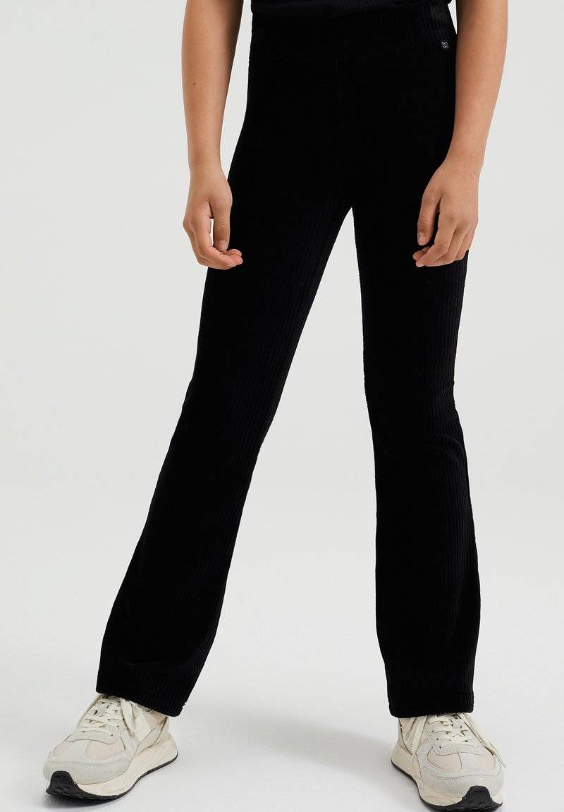 WE Fashion WE Fashion FLARED - Trousers - black Begrenzt auf 3 Tage