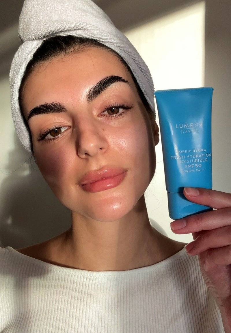 Lumene Lumene NORDIC HYDRA [LÄHDE] FRESH HYDRATION MOISTURIZER SPF50 - Face cream - 0 Günstig kaufen