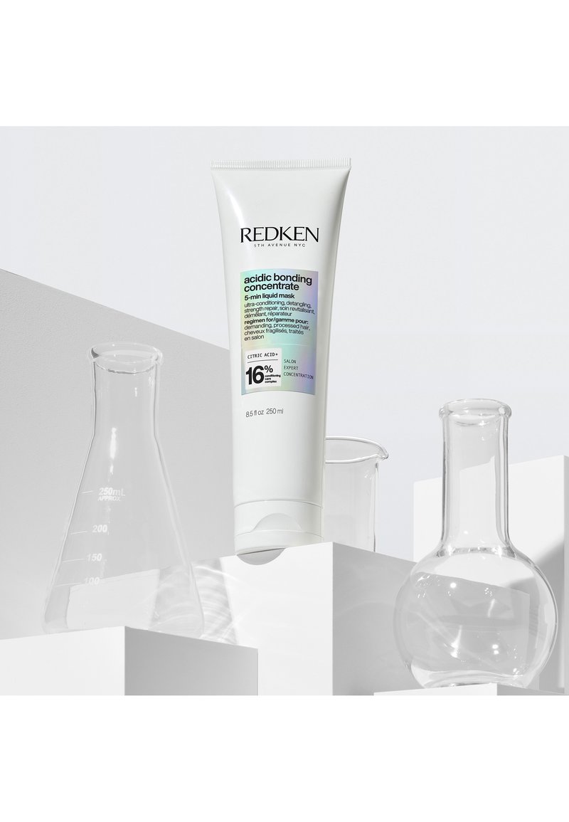 Redken Redken ACIDIC BONDING CONCENTRATE 5-MIN LIQUID MASK - Hair mask Neueste Mode