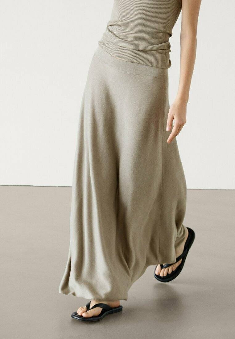 Massimo Dutti Massimo Dutti FLARED - Maxi skirt - beige