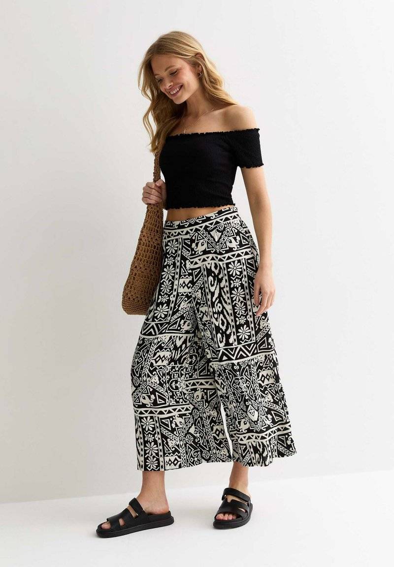 New Look New Look FOLK CROPPED - Trousers - black pattern Fabrikladen