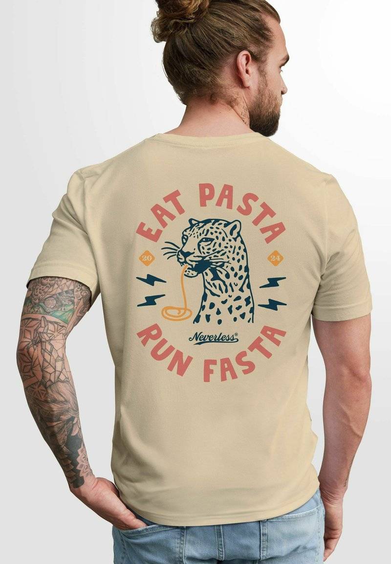 Neverless Neverless BACK SCHRIFT EAT PASTA BRUSTLOGO RETRO FASHION STREETSTYLE - Print T-shirt - natur