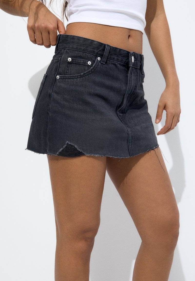PULL&BEAR PULL&BEAR RIPPED - A-line skirt - black