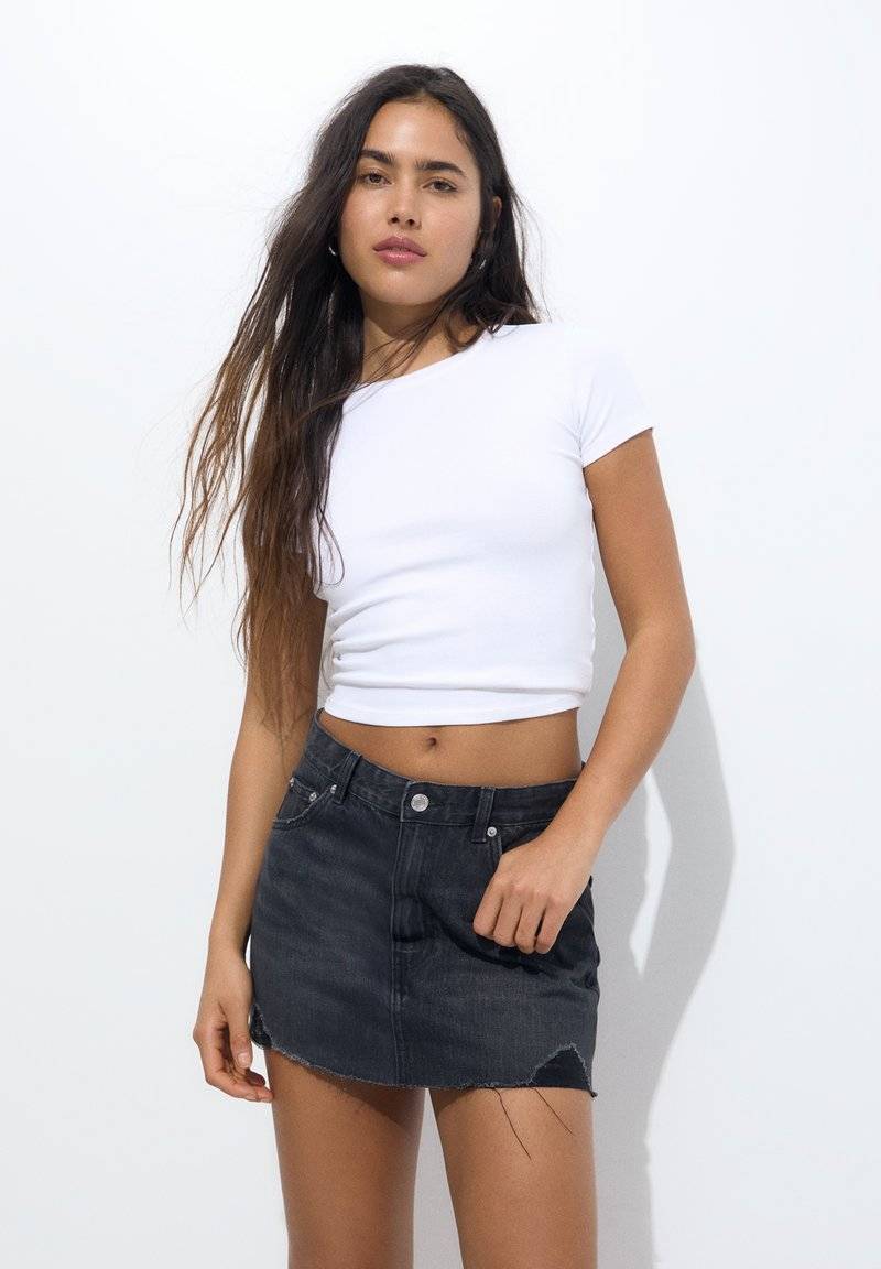 PULL&BEAR PULL&BEAR RIPPED - A-line skirt - black 50% Rabatt mit kostenlosem Versand