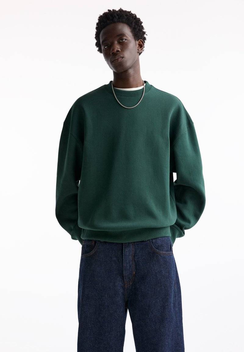 PULL&BEAR PULL&BEAR ROUND NECK - Sweatshirt - dark green