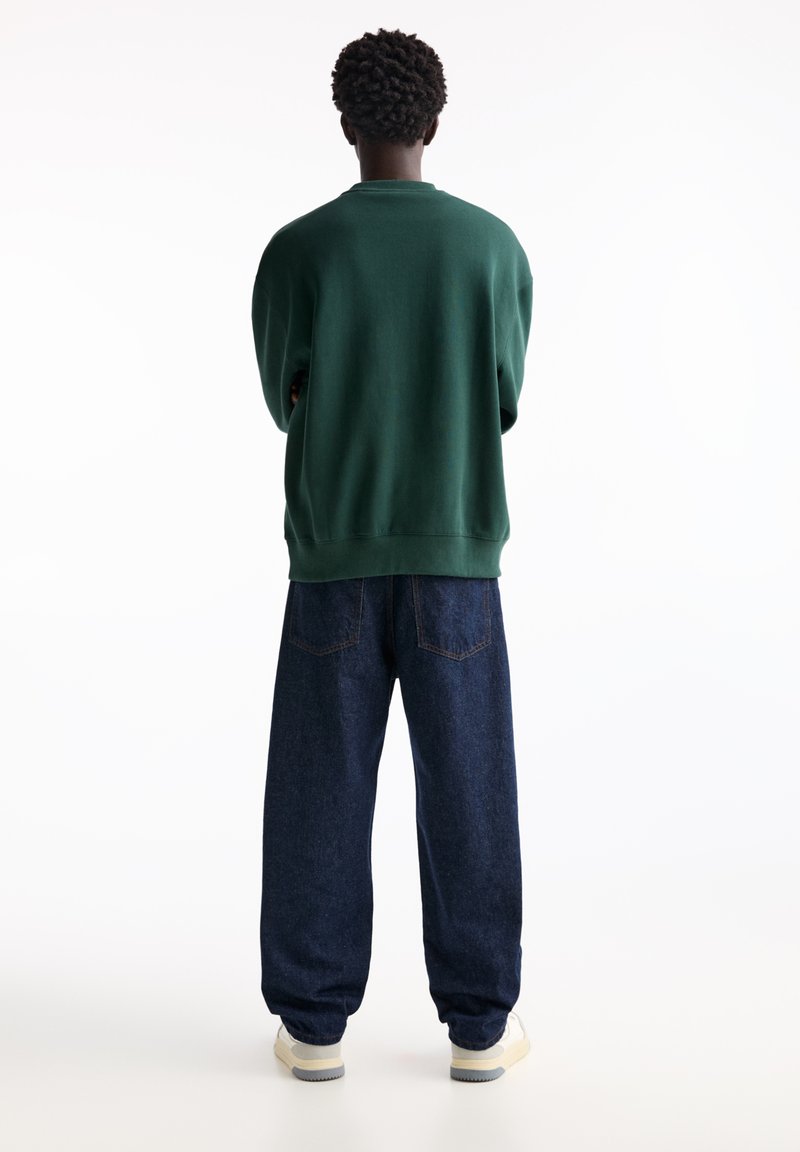 PULL&BEAR PULL&BEAR ROUND NECK - Sweatshirt - dark green Fabrikladen