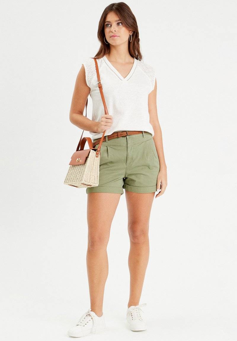 Cache Cache Cache Cache MIT GÜRTEL - Shorts - vert kaki Im Verkauf