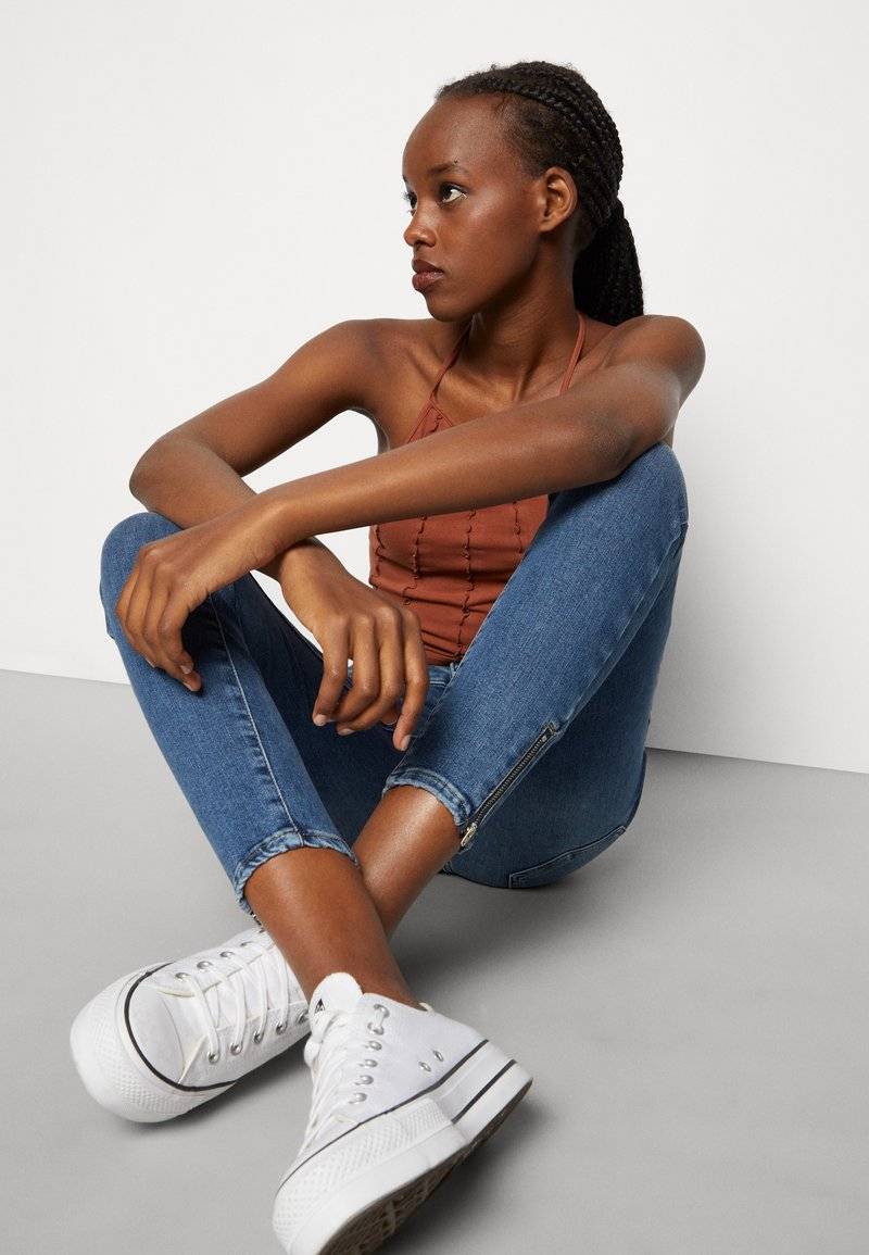 ONLY ONLY ONLCORAL SKINNY ZIP ANKLE - Jeans Skinny Fit - medium blue denim Neueste Mode
