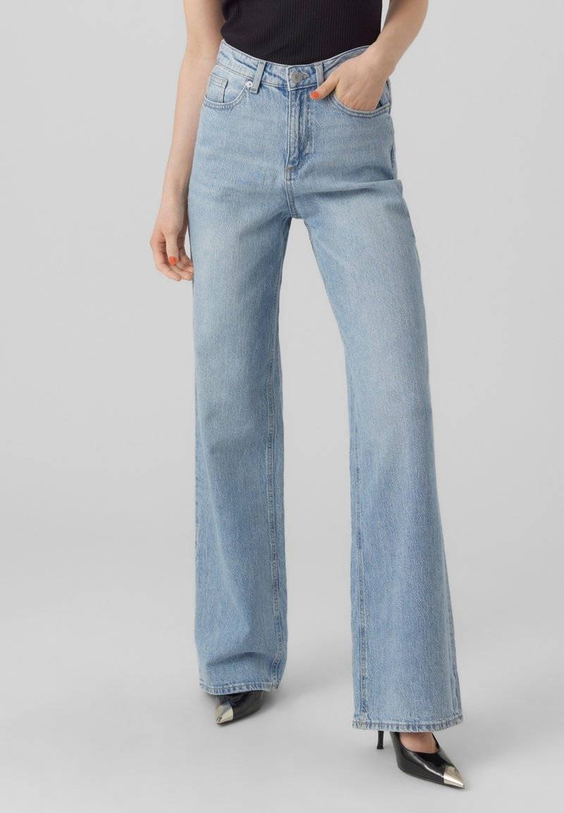Vero Moda Vero Moda VMTESSA STRAIGHT - Straight leg jeans - light blue denim