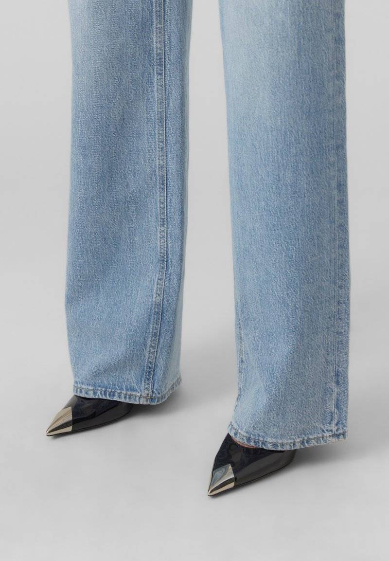 Vero Moda Vero Moda VMTESSA STRAIGHT - Straight leg jeans - light blue denim Sonderangebote