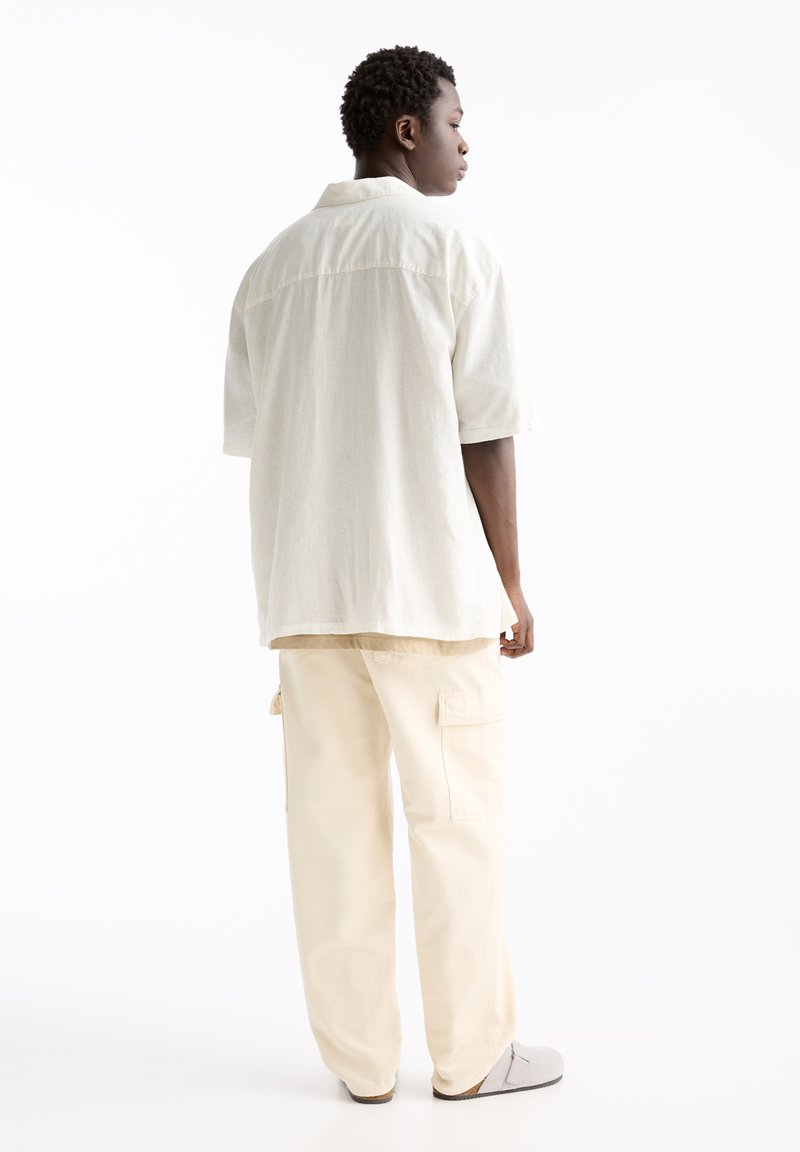PULL&BEAR PULL&BEAR SHORT SLEEVE - Shirt - white Super Sparpreis