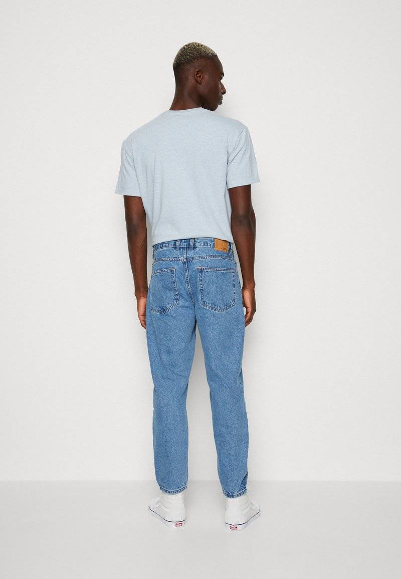 Redefined Rebel Redefined Rebel TOKYO - Relaxed fit jeans - mid blue Wochenangebot