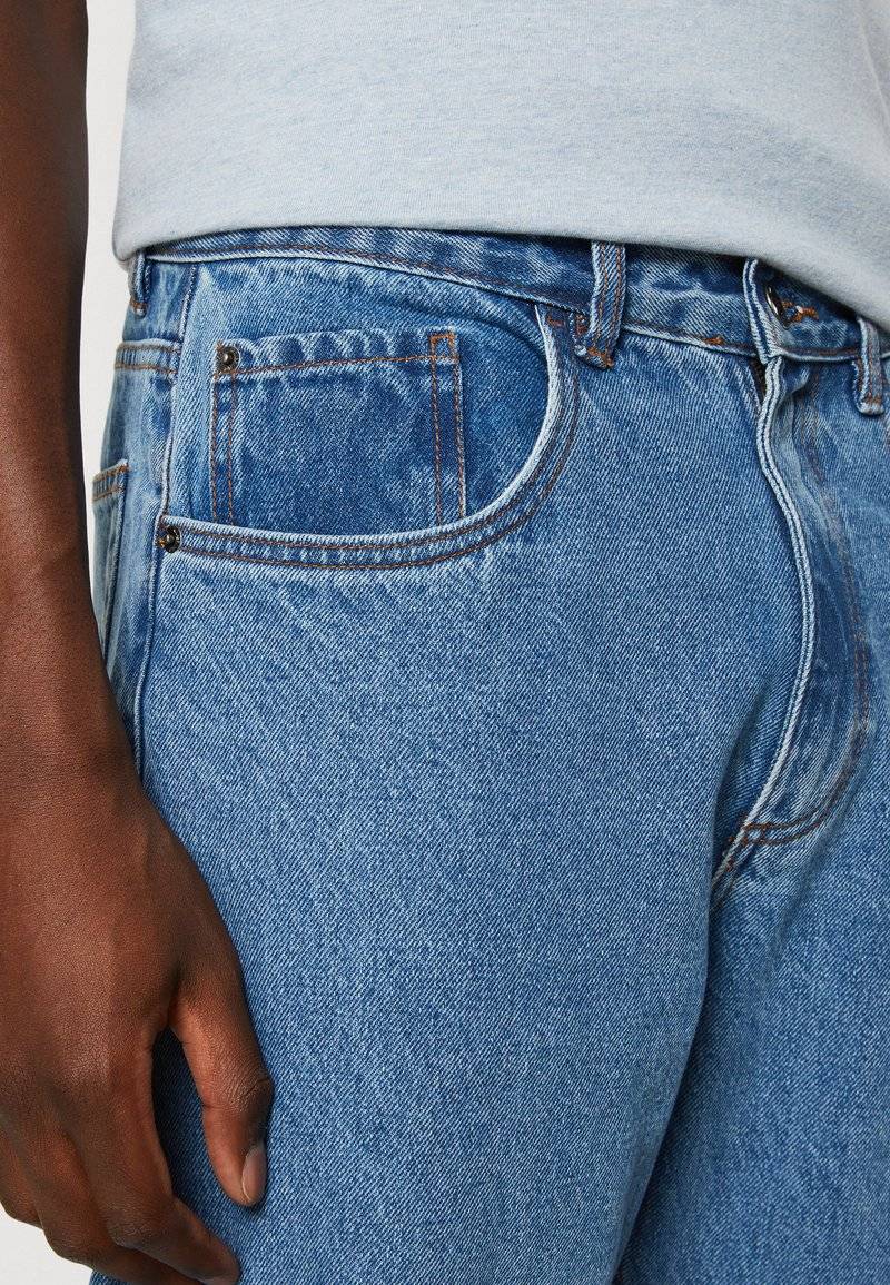 Redefined Rebel Redefined Rebel TOKYO - Relaxed fit jeans - mid blue Wochenangebot