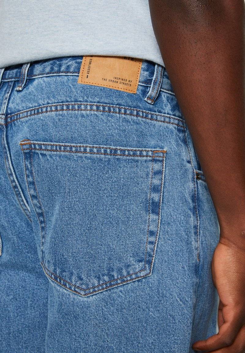 Redefined Rebel Redefined Rebel TOKYO - Relaxed fit jeans - mid blue Wochenangebot