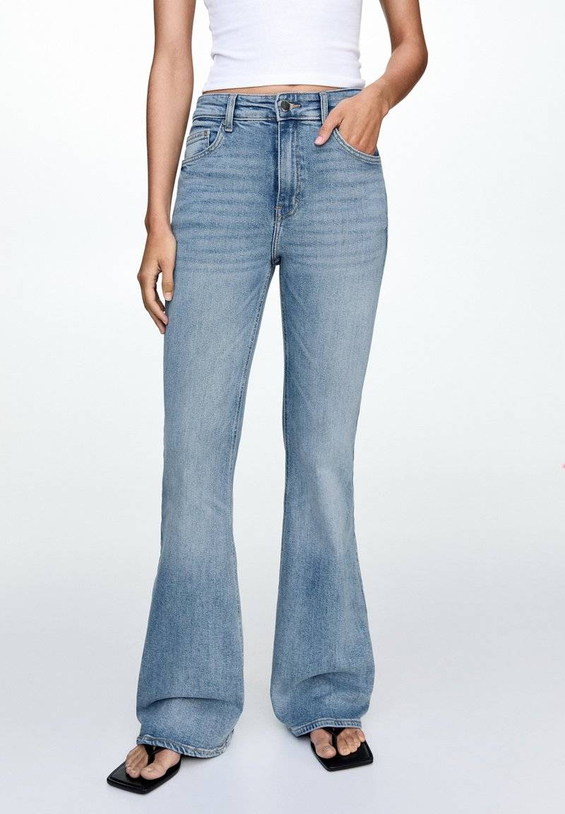 PULL&BEAR PULL&BEAR Flared Jeans - stone blue denim