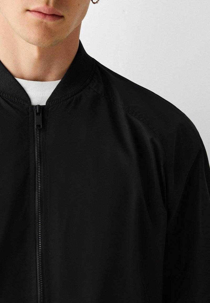 Bershka Bershka LIGHTWEIGHT - Bomber Jacket - black Verkauf