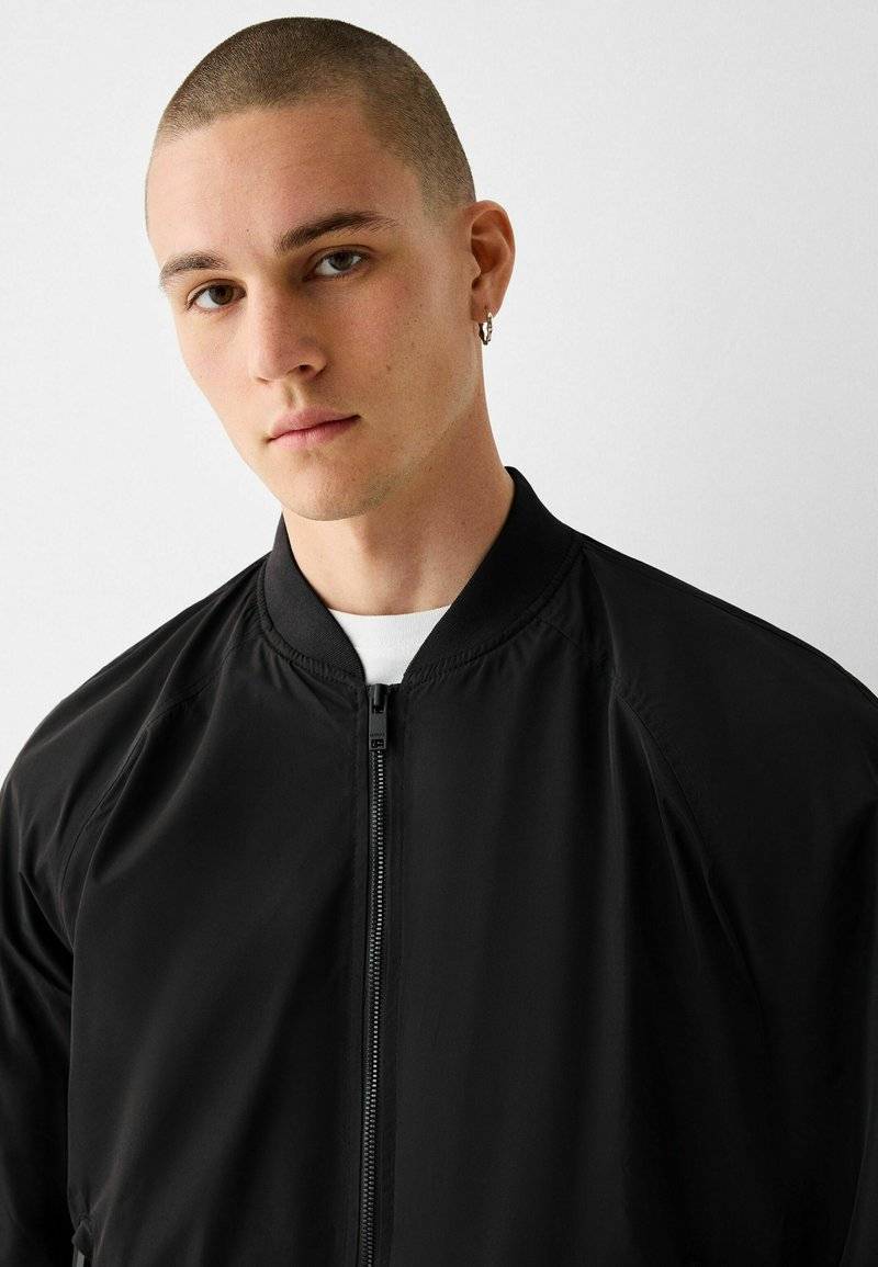 Bershka Bershka LIGHTWEIGHT - Bomber Jacket - black Verkauf