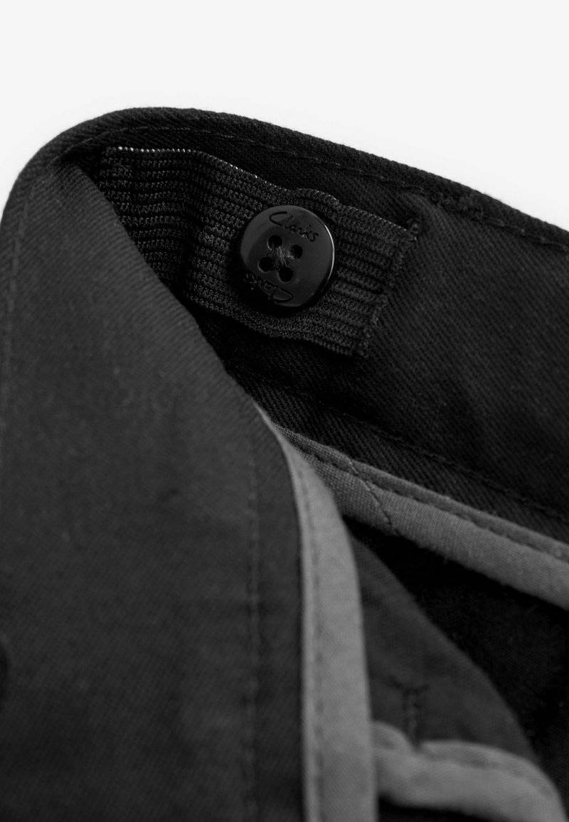 Clarks Clarks SENIOR SCHOOL - Trousers - black Blitzverkäufe