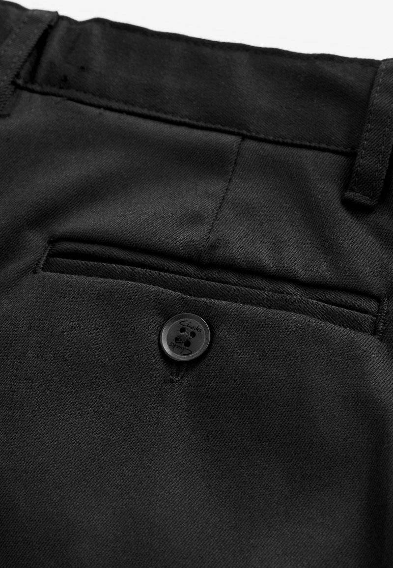 Clarks Clarks SENIOR SCHOOL - Trousers - black Blitzverkäufe