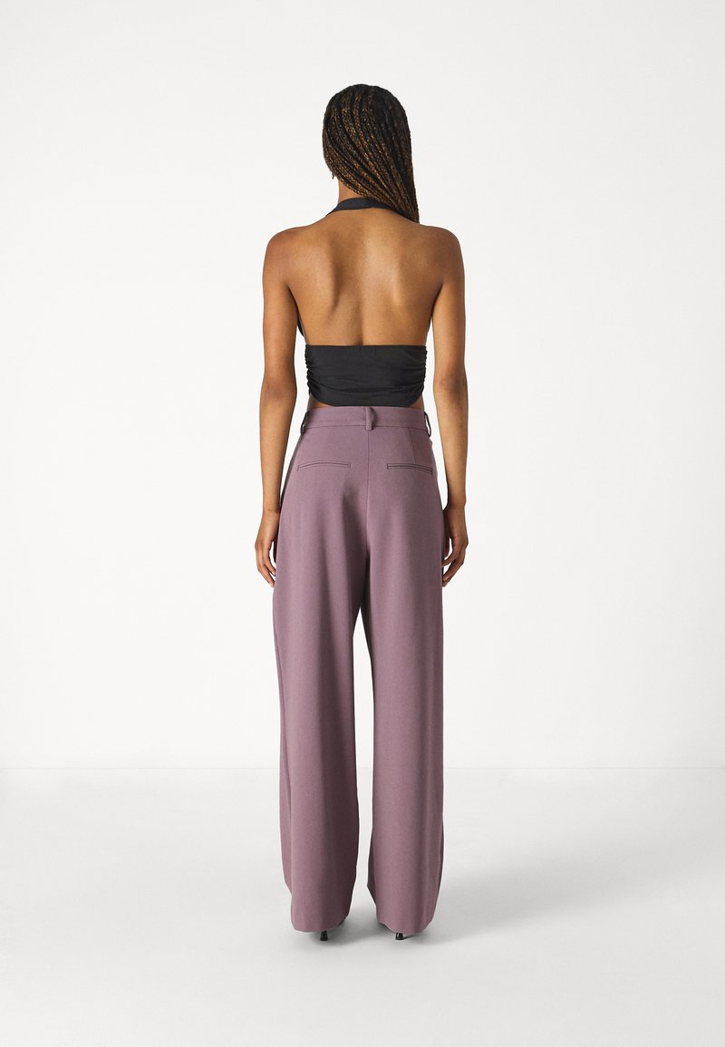 MSCH Copenhagen MSCH Copenhagen MIRABELLE MICHELLE PLEAT - Trousers - black plum Fabrik Onlineshop
