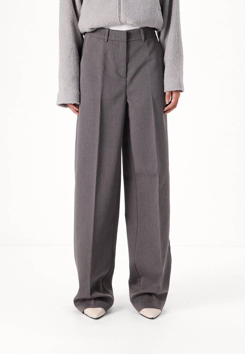 Vero Moda Tall Vero Moda Tall VMBEATE WIDE PANT - Trousers - medium grey melange