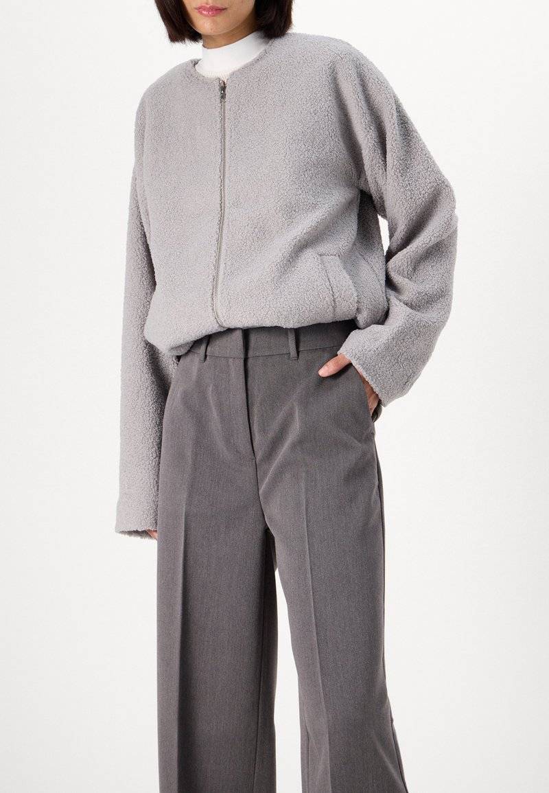 Vero Moda Tall Vero Moda Tall VMBEATE WIDE PANT - Trousers - medium grey melange Saisonschlussverkauf