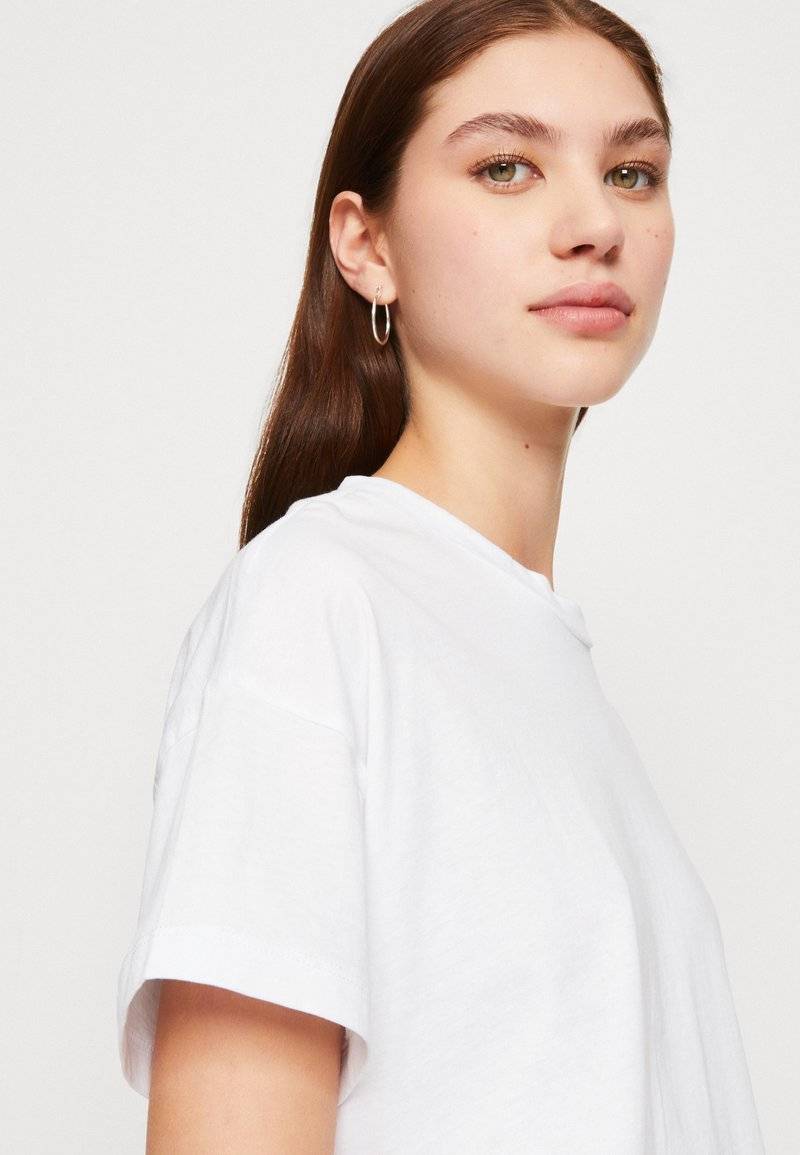 Noisy May Noisy May NMALENA SEMI CROP - Basic T-shirt - bright white Neueste Stile