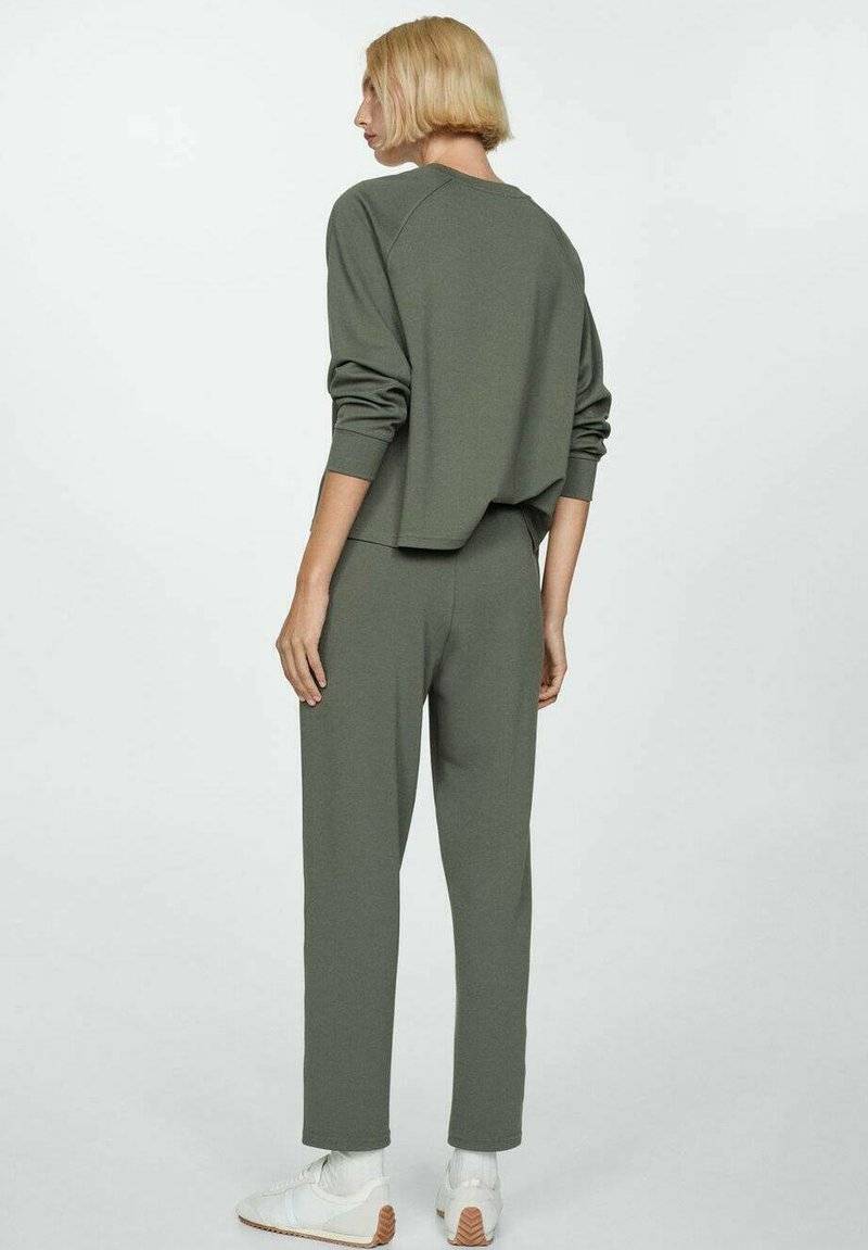 Mango Mango Tracksuit bottoms - khaki Begrenzt auf 3 Tage
